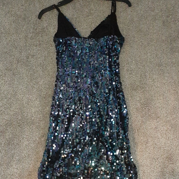 Mini spaghetti strap sequin dress - Picture 2 of 2